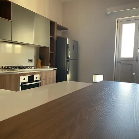 Tranquil 2 Bedroom In The Heart Of