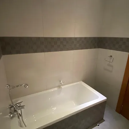 Tranquil 2 Bedroom In The Heart Of Apartamento